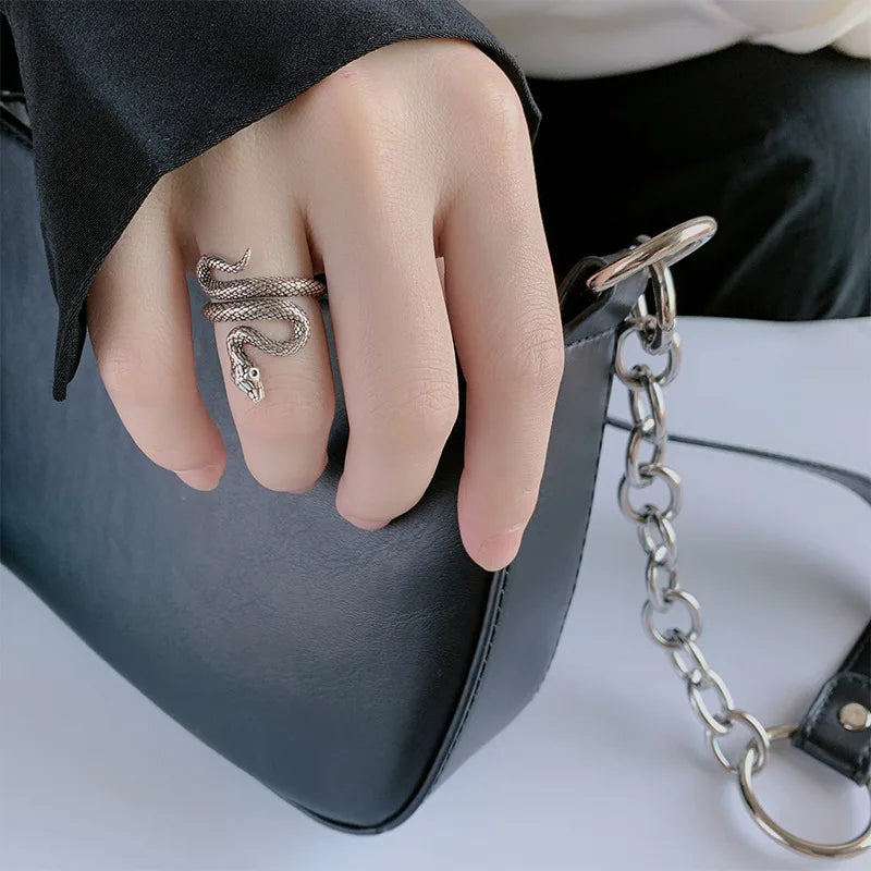 Anel Feminino Hermes Import Prata 925 Serpente Enlaçada – Luxo Ajustável e Atemporal