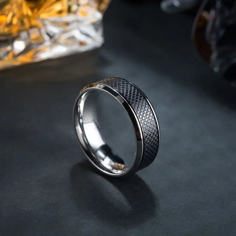 Anel Masculino Hermes Import em Aço Cirúrgico Preto e Branco – Design Ocidental Moderno